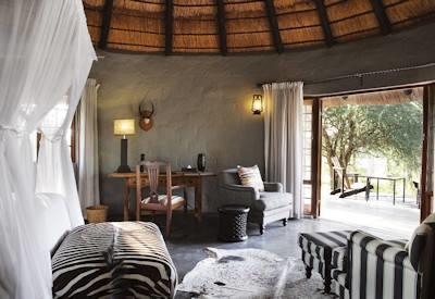 Classic safari thateched chalets