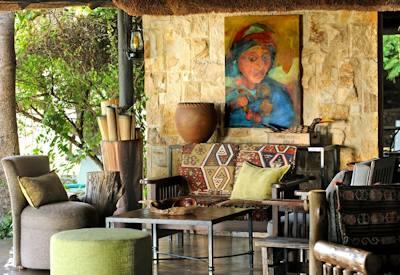Open air lounge and library area