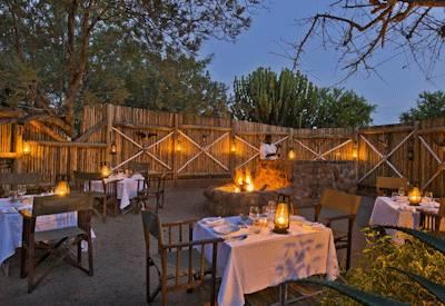 Outdoor dinning in the Boma area