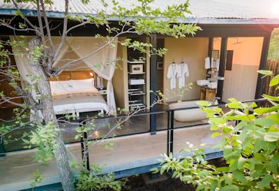 Luxuriously appointed safari suites