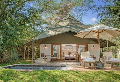 Luxurious tented suite with swimming pool