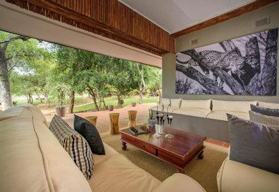 Bar and lounge area open to the game reserve