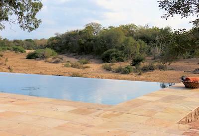 Private plunge pools in the Thornybush