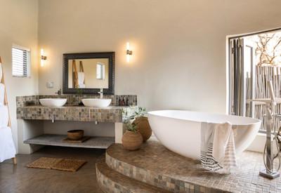 River Lodge offers en-suite facilities and bathrooms