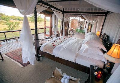 Private thatched luxurious suites