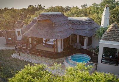 Plunge pool at each luxurious suite