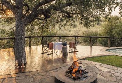 Outdoor dining deck