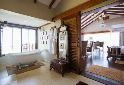 Lovely and romantic en-suite bathrooms