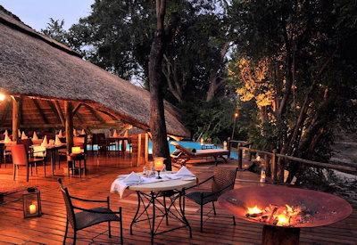 Outdoor dining room and pool