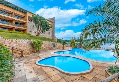 Five star lodge with laundry service