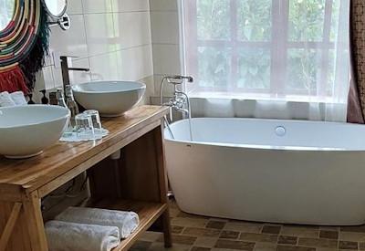 Large and stunning wn-suite bathrooms