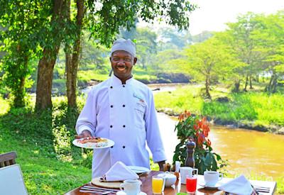 Lunch next to the Ntungwe River