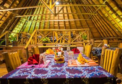 Cozy restaurant with thached roofing