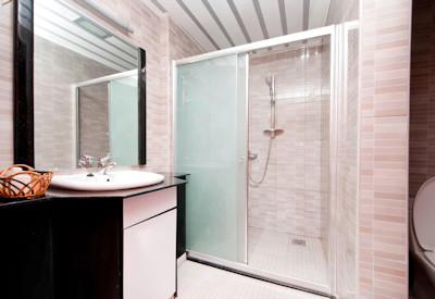 Stunning and large en-suite bathrooms