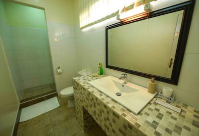 Beautifuly appointed en-suite bathrooms