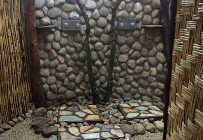 Large and romantic alfresco double showers
