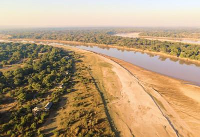 Luangwa River safari lodge