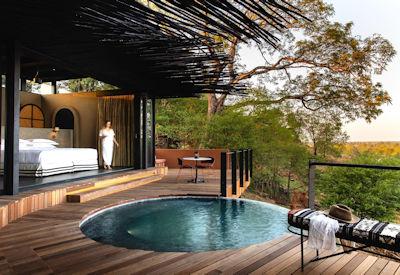 Private plunge pool and viewing deck