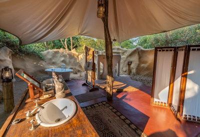 Cassia and Albida suites with en-suite bathrooms