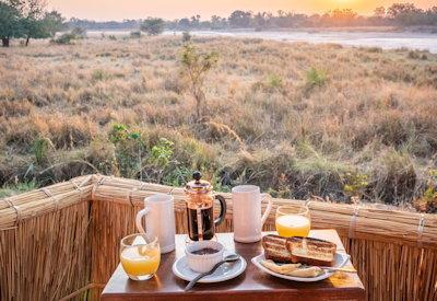 Breakfast with views of the South Luangwa National Park