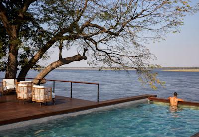 Grande swimming pool over looking Zambezi