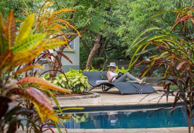 Swimming pool with personalised service