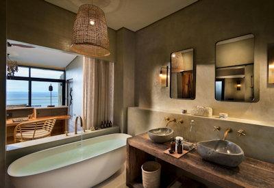 Bathtubs big enough for two