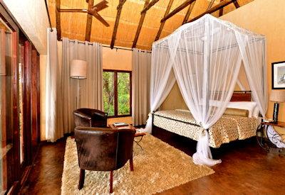Thatched standard safari suite