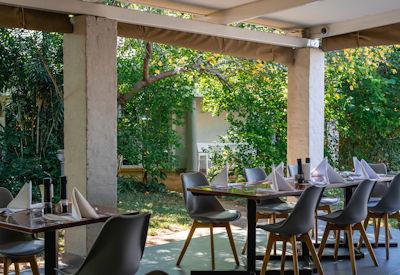 Home style accommodation with on site restaurant