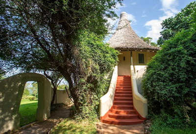 Lake Manyara Serena Lodge Maasai colourful décor thatched stone chalets Tanzania