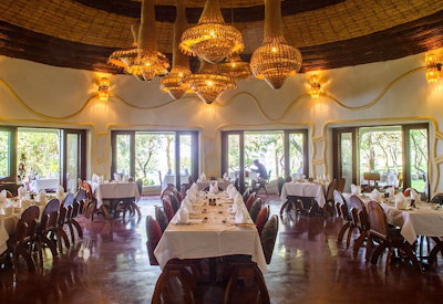 Lake Manyara Serena Lodge large indoor dining room buffet table d'hote Tanzania