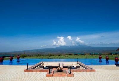 Ngorongoro Crater Big Five 30000 mammals hippo pool picnic Craters Valleys Safari
