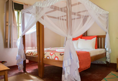 Gorilla Valley Lodge en-suite bedroom modern retro décor Bwindi Uganda