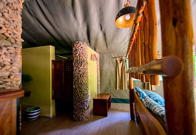 Kibale Forest Camp private en-suite bathroom flush toilet hot shower Uganda