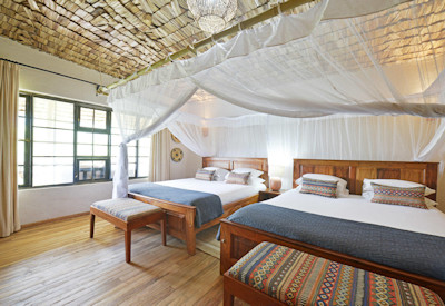 Mahogany Springs Lodge Superior Suite terracotta shower Bwindi Uganda