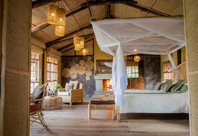 Mount Gahinga Lodge en-suite banda WiFi double vanity flushing toilet Uganda