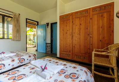 Travellers Rest Hotel double king-size bed room Mgahinga Gorilla National Park Uganda
