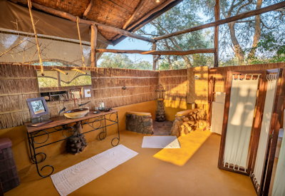 Chongwe River Camp en-suite open-air bathroom small plunge pool Lower Zambezi Zambia