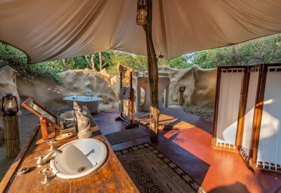 Chongwe River Suites Cassia Albida suite en-suite bathroom Lower Zambezi Zambia