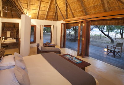 Luangwa River Camp 5 suites 10 guests maximum honeymooners Robin Pope Safaris Zambia