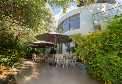 528 Victoria Falls perfect boutique guesthouse Paul Meredith owner-operated Zimbabwe