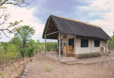 Daka Plains Camp night drive nocturnal wildlife remote Hwange National Park Zimbabwe