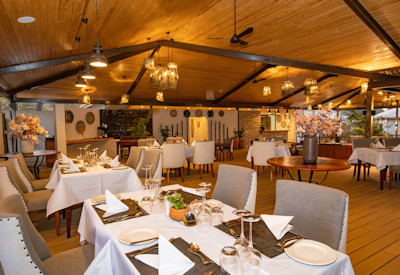 Insika Lodge restaurant bar deli 3-course chef à la carte Victoria Falls Zimbabwe