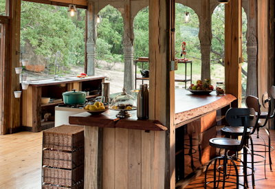 Khayelitshe House private chef dining kitchen area Matobo Hills Zimbabwe