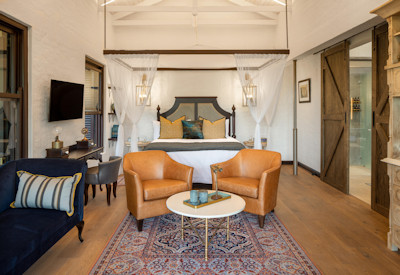 Mbano Manor Hotel luxury suite walk-in dressing room his and hers Victoria Falls Zimbabwe
