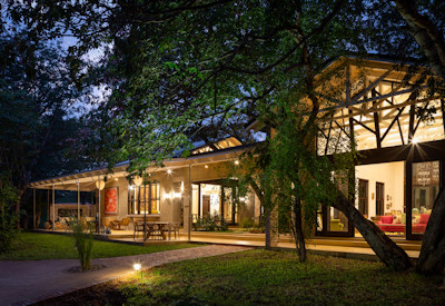 Mbano Manor Hotel luxury Victoria Falls ancient teak forest setting Zimbabwe Mantis