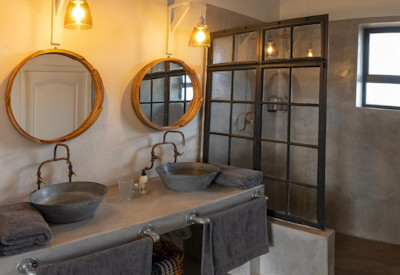 Nantwich Lodge Hwange en-suite bathroom double basin shower Northern Hwange Zimbabwe