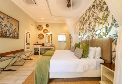 Pioneers Victoria Falls en-suite bathroom double vanity unit mosquito net Zimbabwe