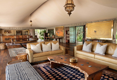 Sapi Private Reserve 118000 hectares wildlife sanctuary Tembo Plains Camp Zimbabwe