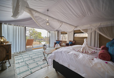The Wallow Lodge private balcony classic safari atmosphere Masuwe River Zimbabwe